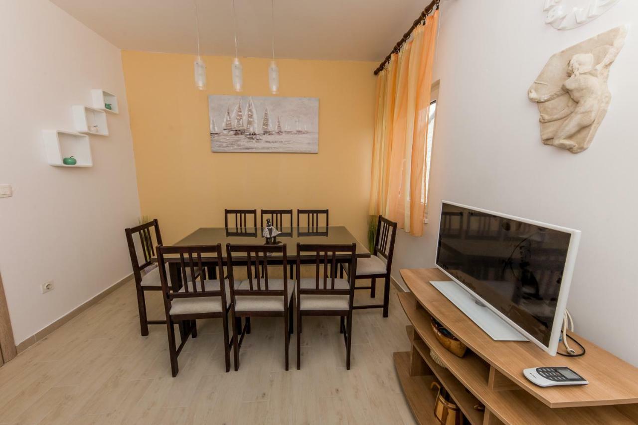 Apartments Mate Vinišće Zewnętrze zdjęcie