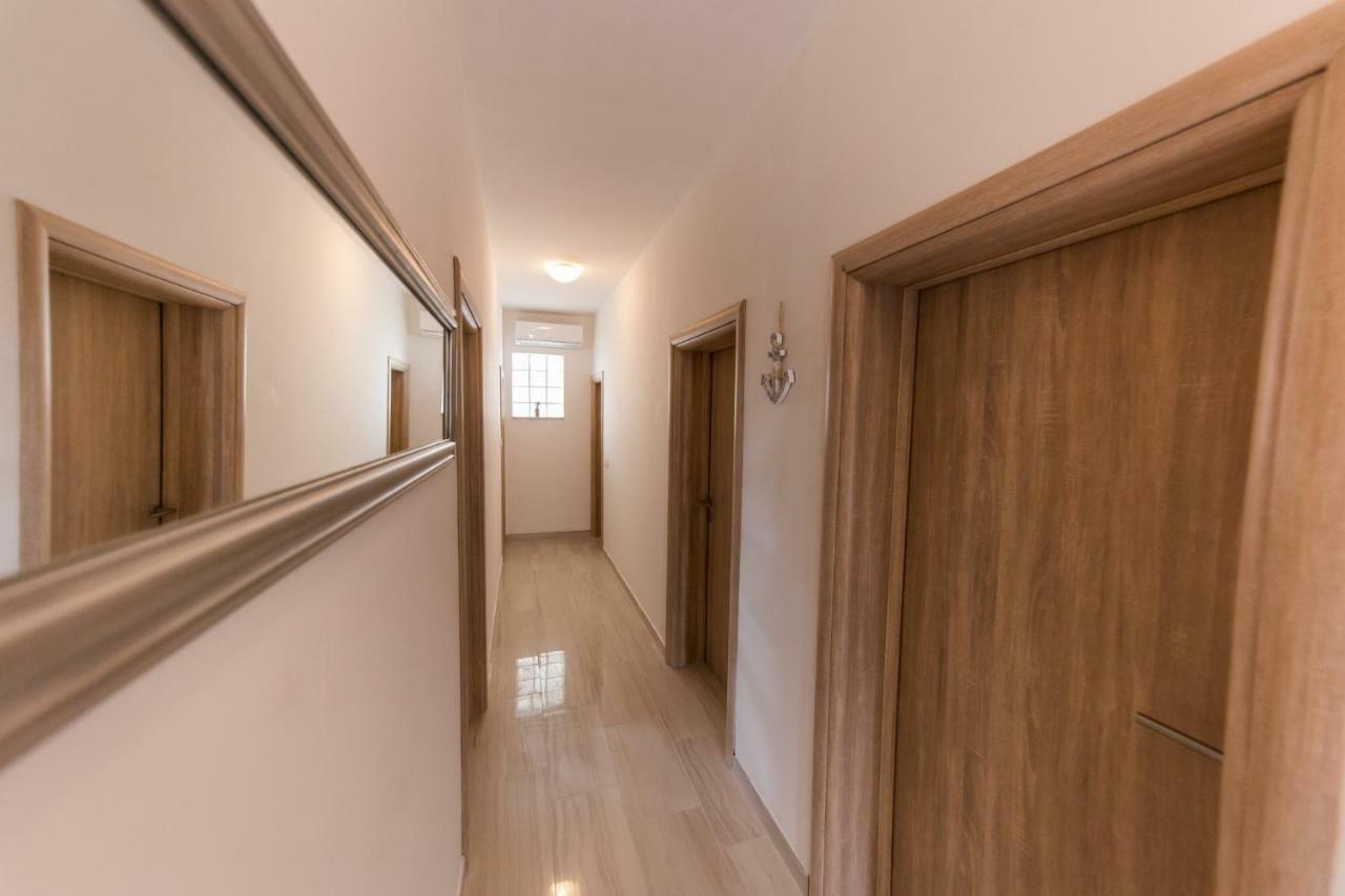 Apartments Mate Vinišće Zewnętrze zdjęcie