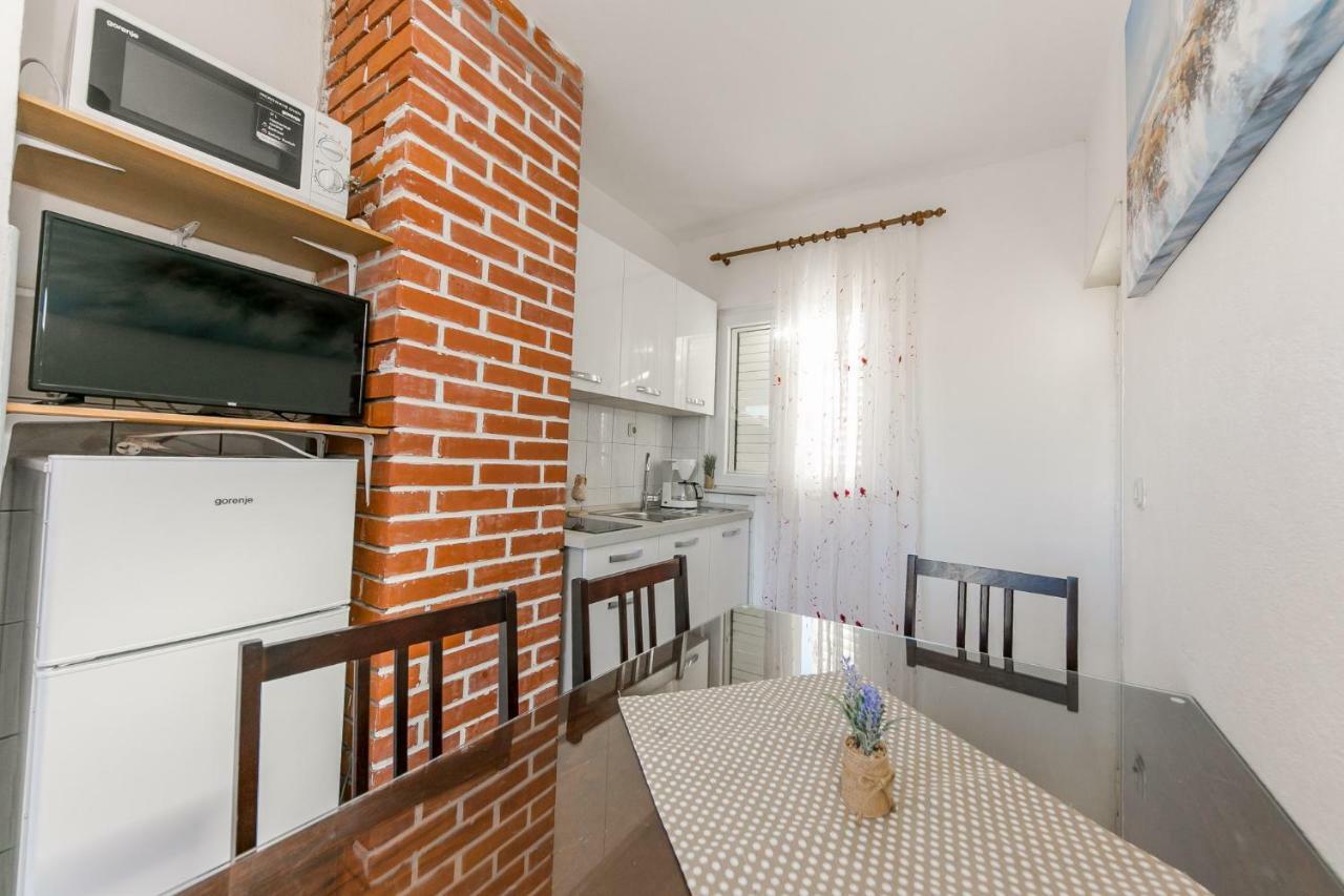 Apartments Mate Vinišće Zewnętrze zdjęcie