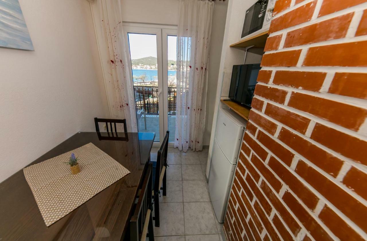 Apartments Mate Vinišće Zewnętrze zdjęcie